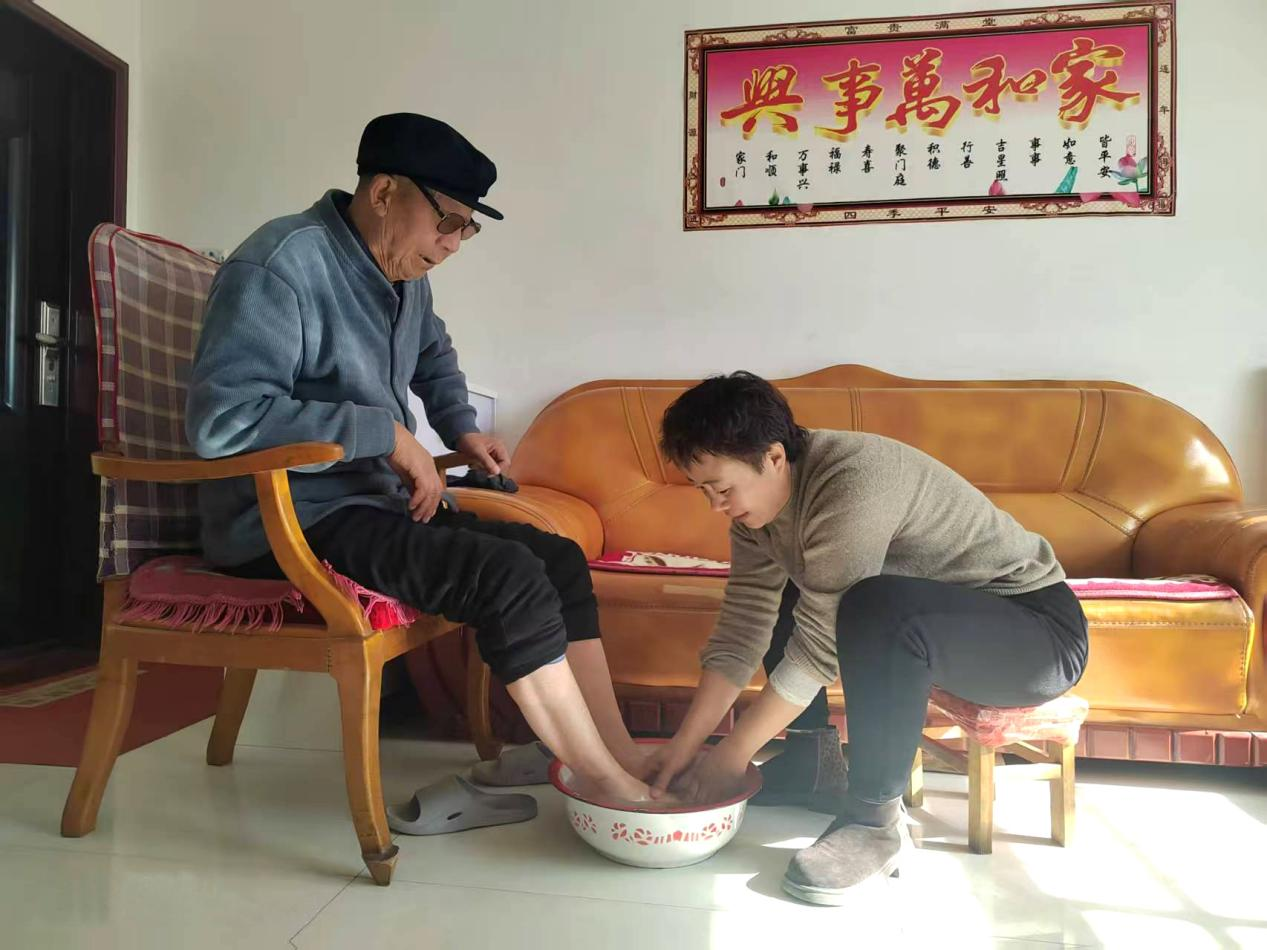 中共三亿(SANYI) 体育-快人一步,知悉体坛万象
委员会关于对2024年度“产投榜样”进行公示的公告(图5) 中共三亿(SANYI) 体育-快人一步,知悉体坛万象
委员会关于对2024年度“产投榜样”进行公示的公告(图5)