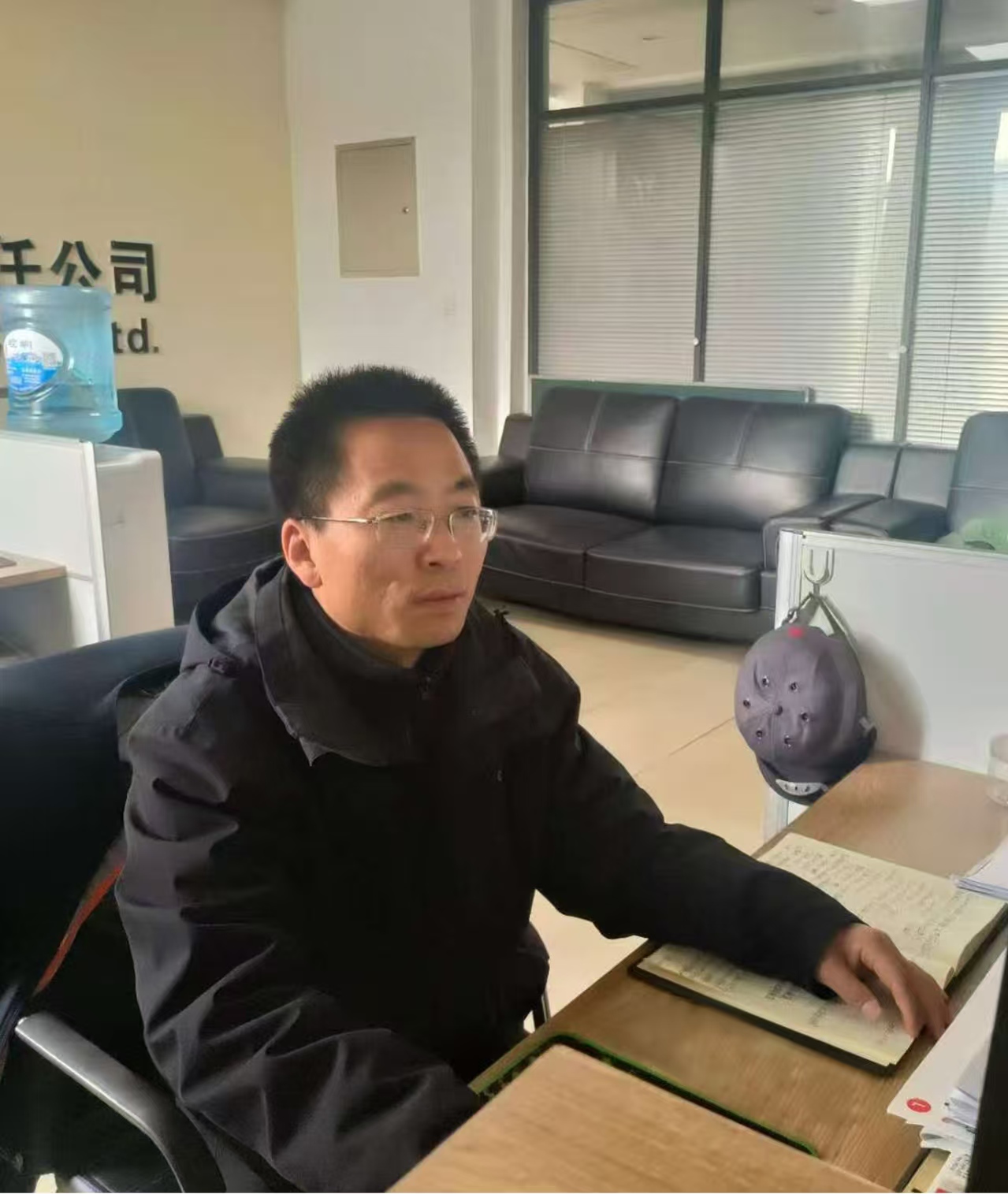 中共三亿(SANYI) 体育-快人一步,知悉体坛万象
委员会关于对2025年度“产投榜样”进行公示的公告(图2) 中共三亿(SANYI) 体育-快人一步,知悉体坛万象
委员会关于对2025年度“产投榜样”进行公示的公告(图2)